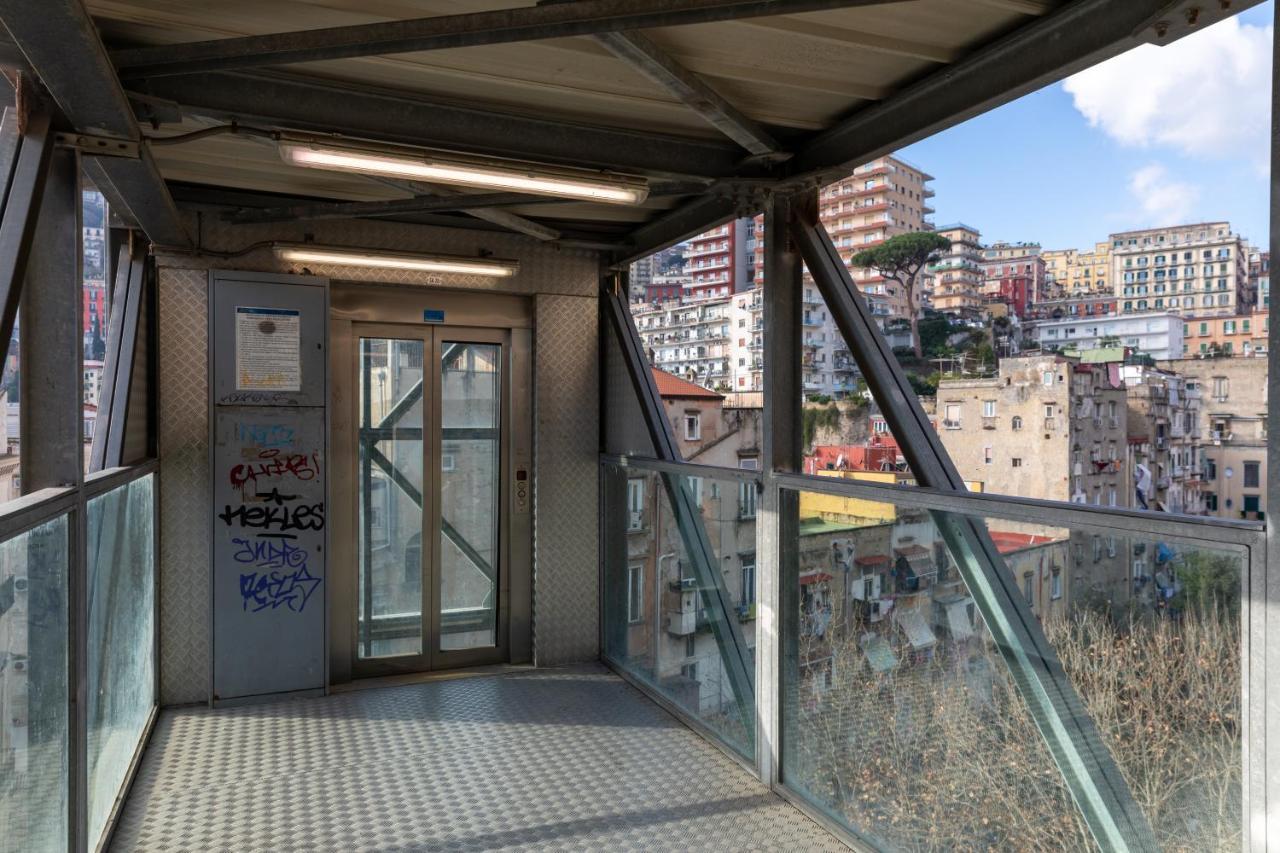 Apartment With Sea View With 2 Lifts Above Montesanto! Неаполь Экстерьер фото