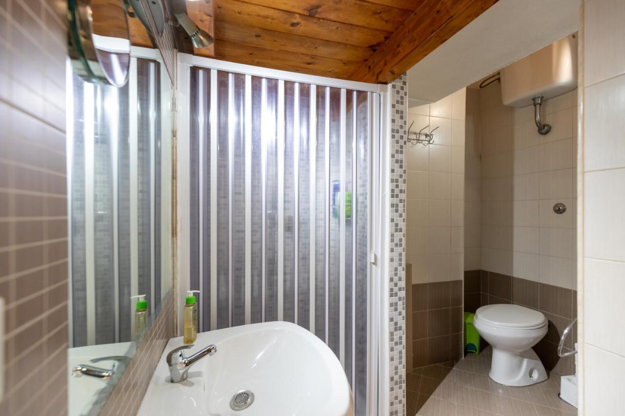 Apartment With Sea View With 2 Lifts Above Montesanto! Неаполь Экстерьер фото