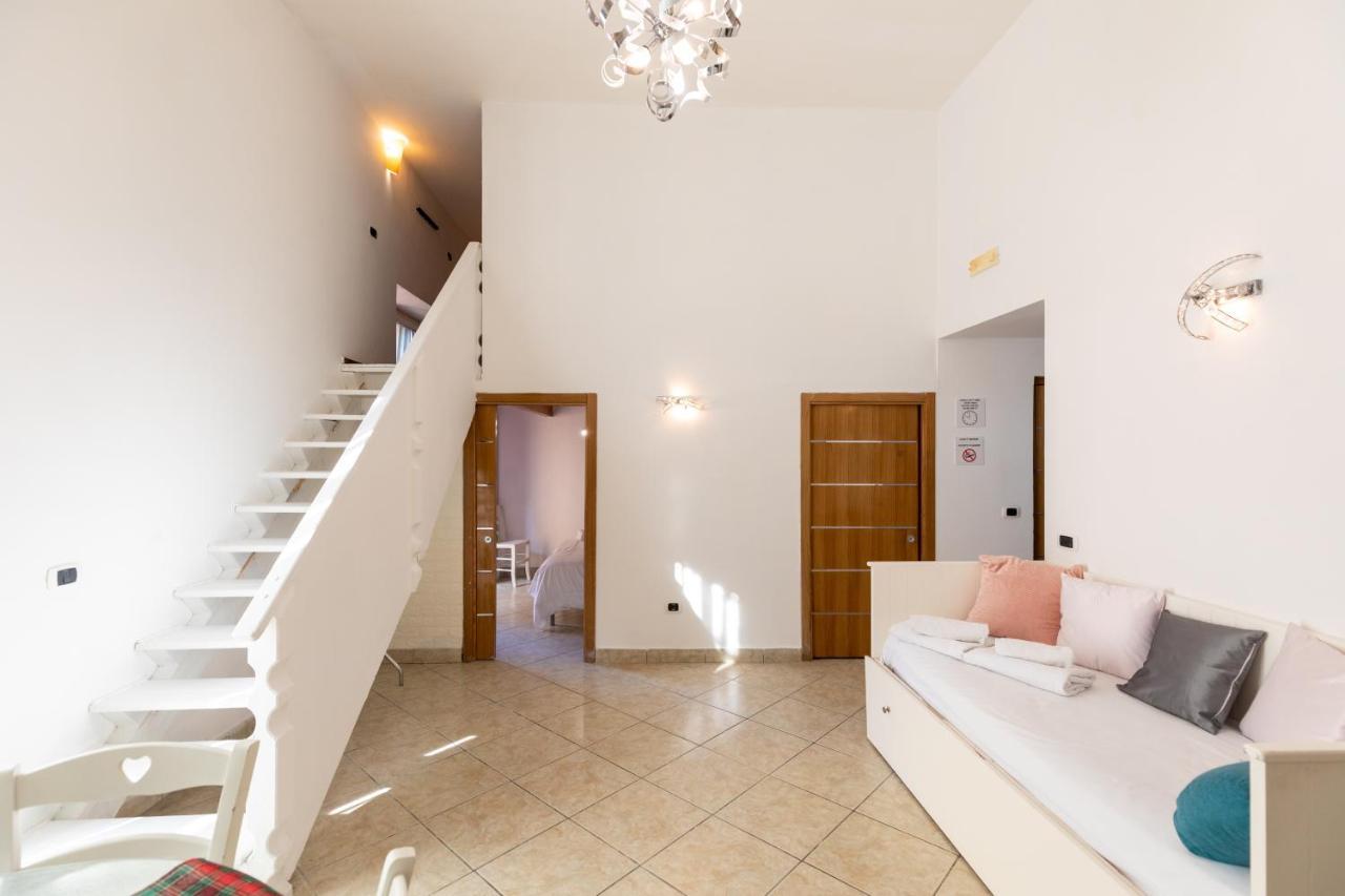 Apartment With Sea View With 2 Lifts Above Montesanto! Неаполь Экстерьер фото