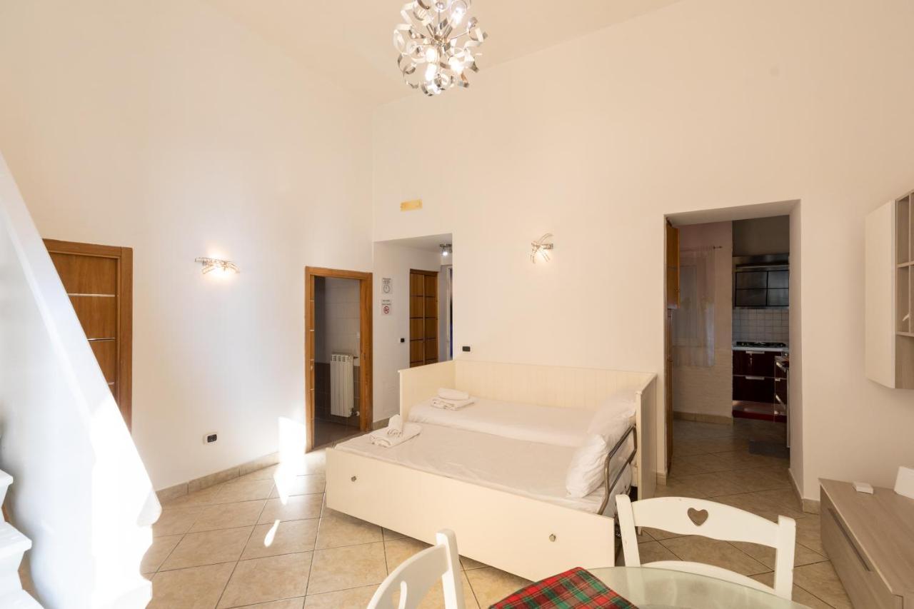 Apartment With Sea View With 2 Lifts Above Montesanto! Неаполь Экстерьер фото
