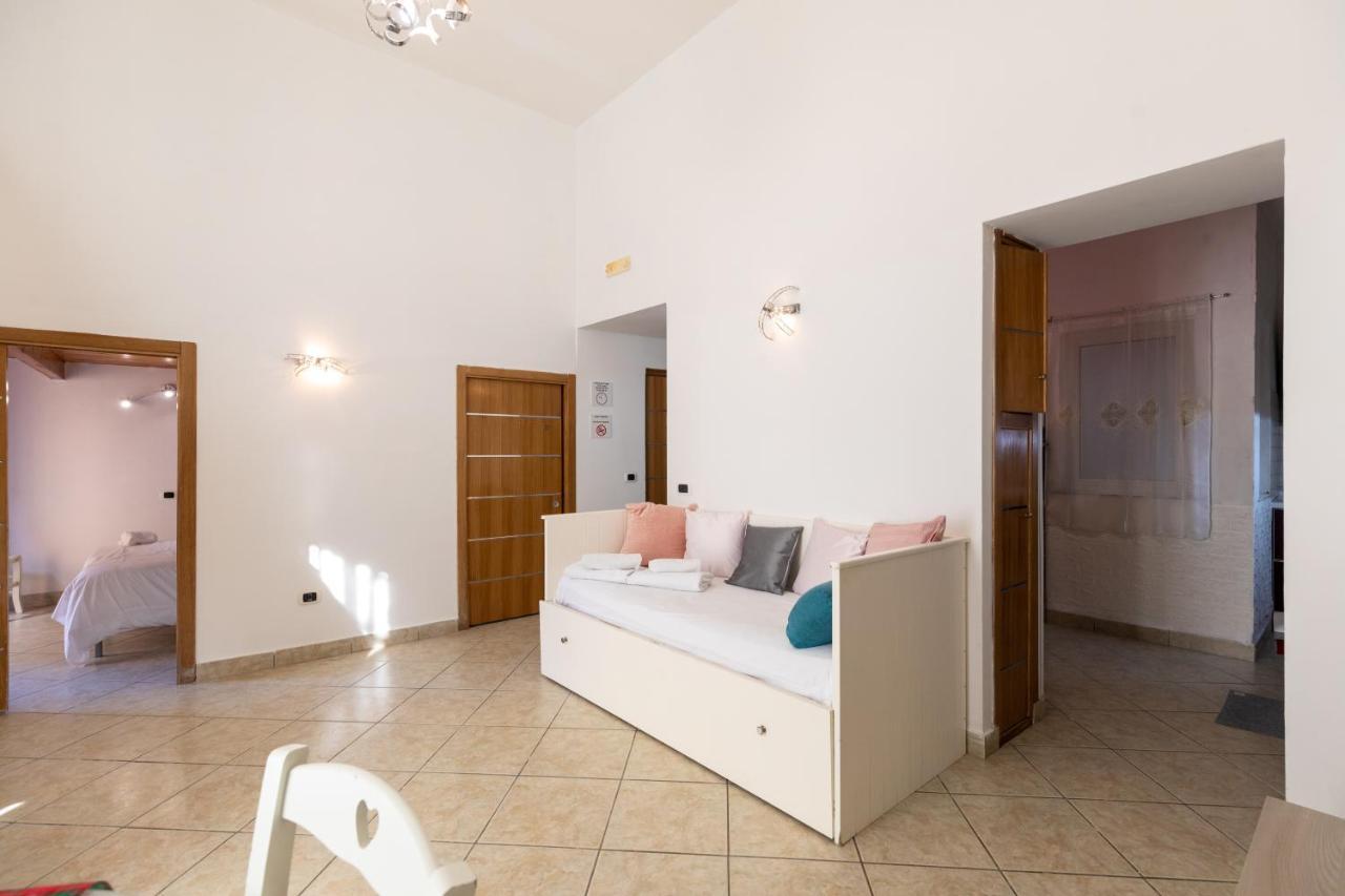 Apartment With Sea View With 2 Lifts Above Montesanto! Неаполь Экстерьер фото