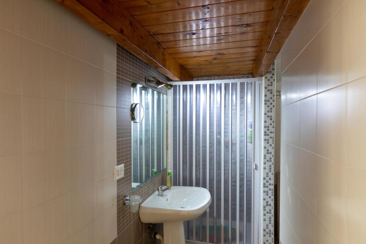 Apartment With Sea View With 2 Lifts Above Montesanto! Неаполь Экстерьер фото