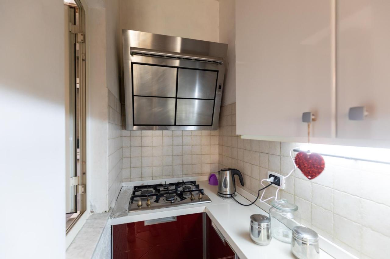 Apartment With Sea View With 2 Lifts Above Montesanto! Неаполь Экстерьер фото